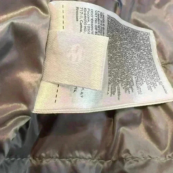 Uniqlo packable Grey Puffy Zip up coat size Medium - Picture 9 of 11